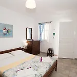 Melas B2 Páros