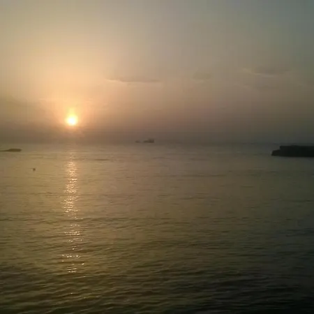 Melas B2 Ostello Paro