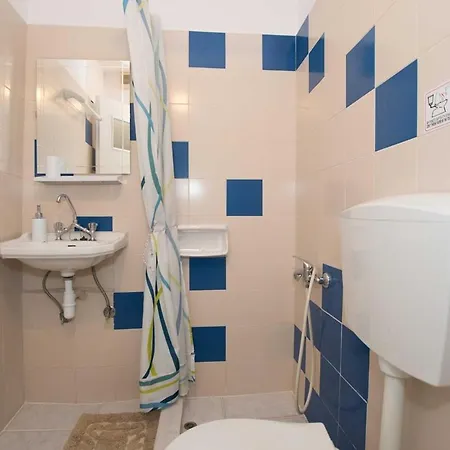 Albergue Melas B2 Páros