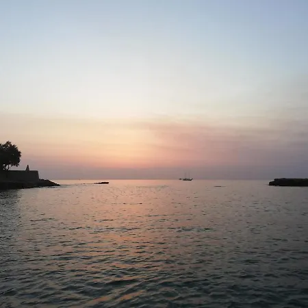 Albergue Melas B2 Páros