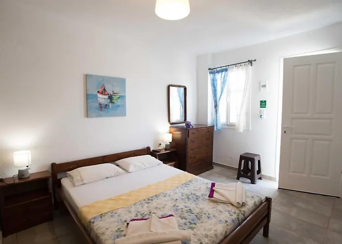 Melas B2 * Parikia (Paros)